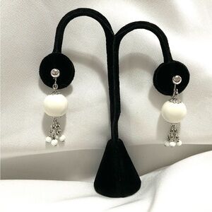 Vintage EMMONS Milk Glass Clip on Earrings